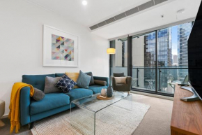 Central Southbank Apt w Balcony, Pool & Parking